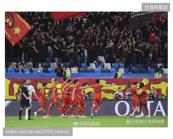 首次晋级世界杯引发国内媒体热潮，如何将巨大的社会关注转化为动力而非压力是新课题。